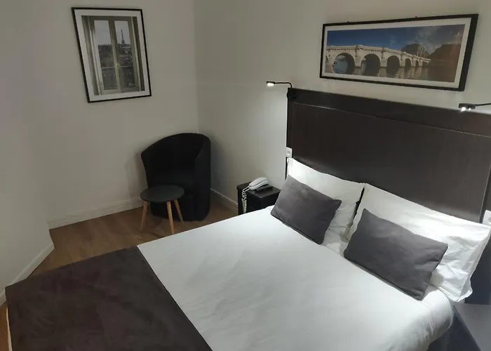 Hotel Du Marche Paris
